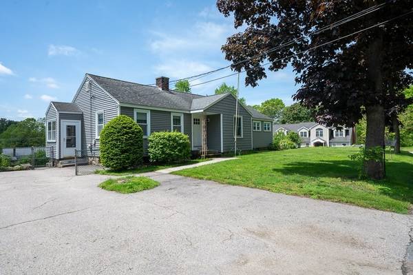 33 Overlook Avenue, Shrewsbury, MA 01545