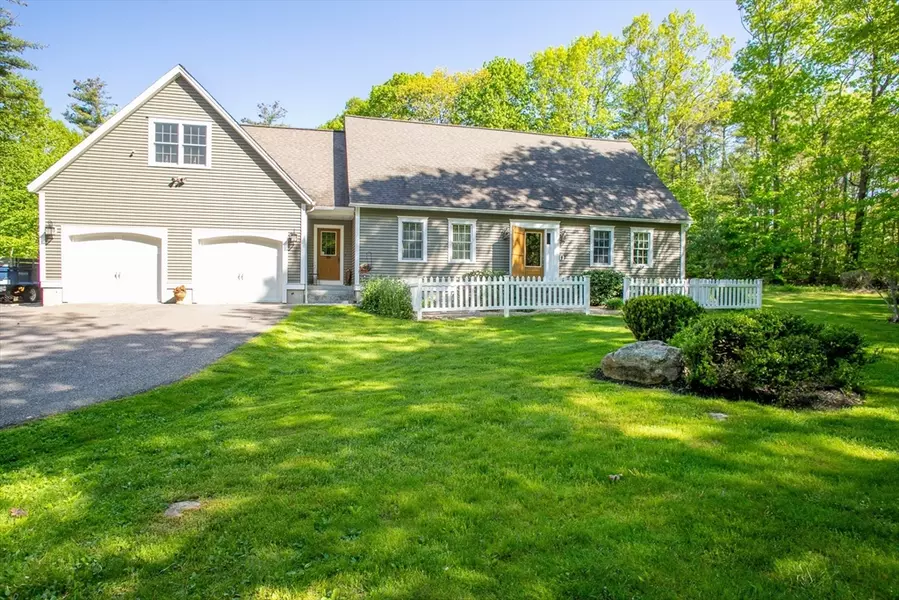 101 High Bridge Rd, Hubbardston, MA 01452