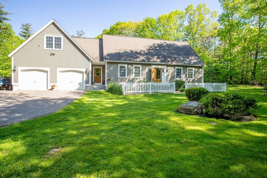 101 High Bridge Rd, Hubbardston, MA 01452