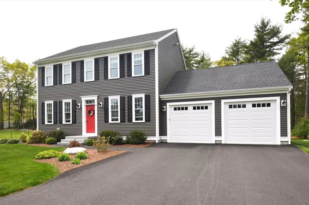 Middleboro, MA 02346,27 Cobblestone Ln