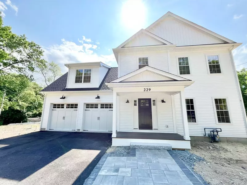 229 Old Post Road, North Attleboro, MA 02760