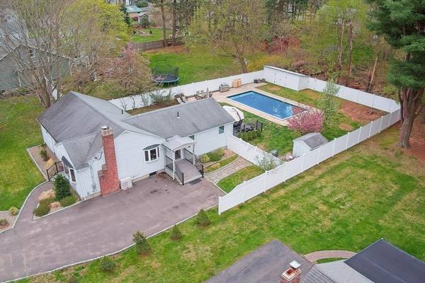 100 Plain St, Stoughton, MA 02072