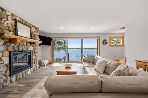 58 Blueberry Rd, Plymouth, MA 02360