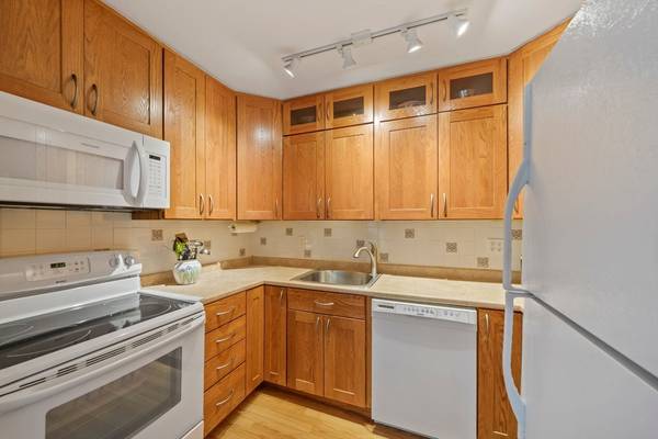 Brookline, MA 02445,123 Sewall Ave #3K