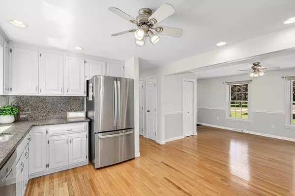 Norfolk, MA 02056,7 Sweetland Farm Rd