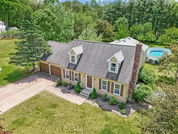 Norfolk, MA 02056,7 Sweetland Farm Rd