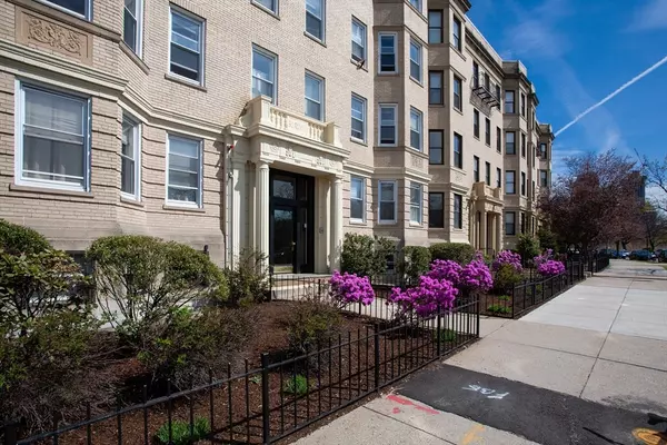 85 Park Dr #6, Boston, MA 02215