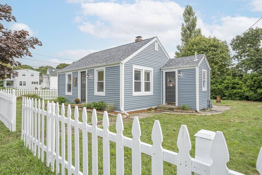 235 Sconticut Neck Rd, Fairhaven, MA 02719