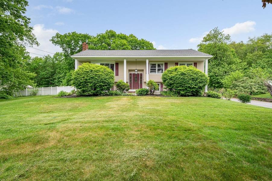 71 Pinta Dr, Tewksbury, MA 01876