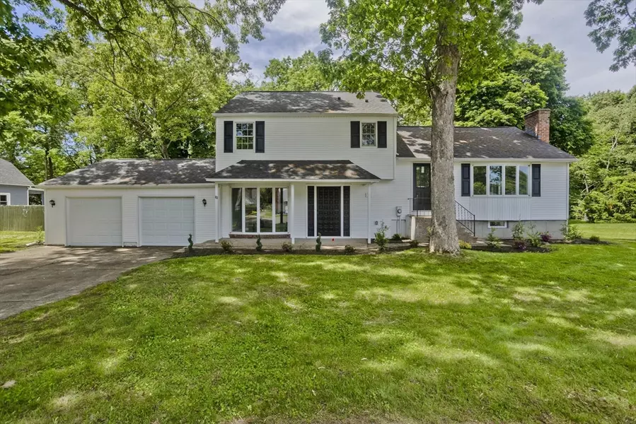 63 Coronet Cir, Agawam, MA 01030