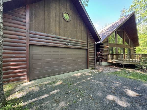 Russell, MA 01071,643 Woodland Way