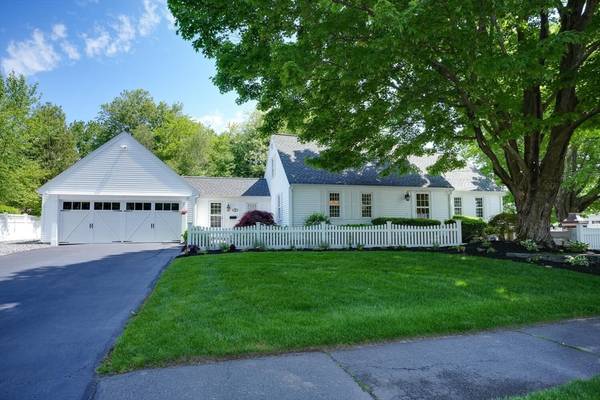 1 Hunter Circle, Shrewsbury, MA 01545