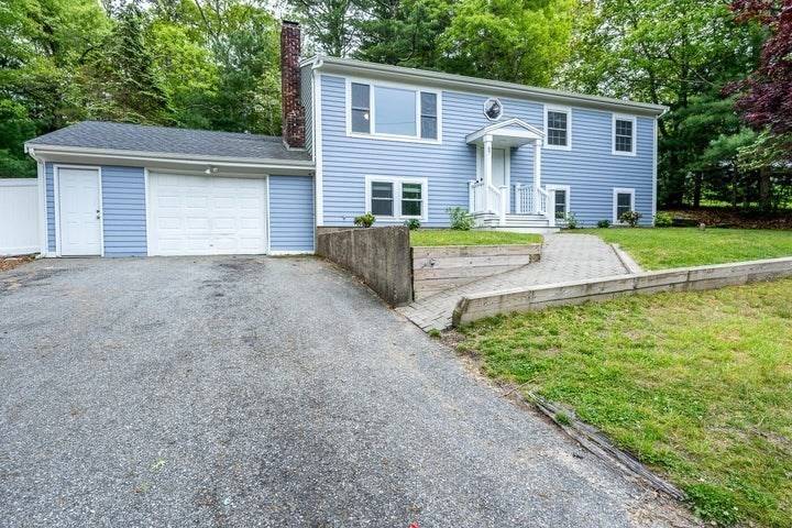 67 Autumn Dr, Barnstable, MA 02632