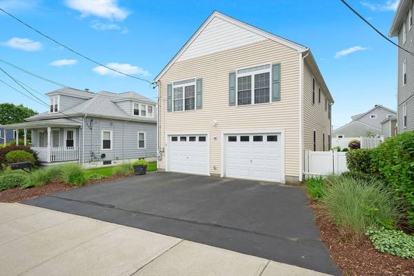 40 Mount Saint Charles Ave, Woonsocket, RI 02895