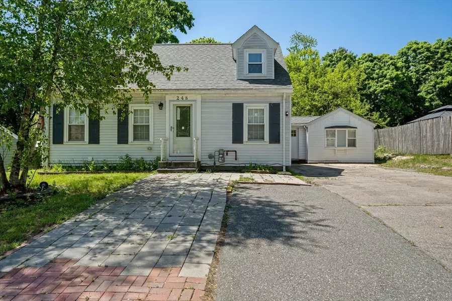 248 South St, Holbrook, MA 02343