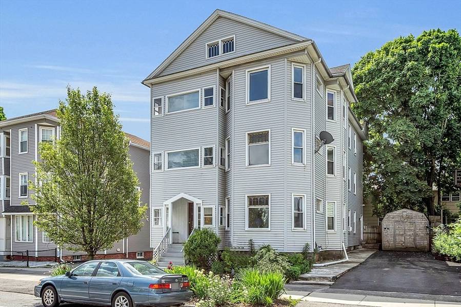 62/64 Hamilton, Worcester, MA 01604