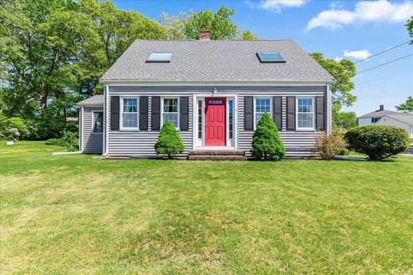 4 Maplewood Avenue, Holbrook, MA 02343