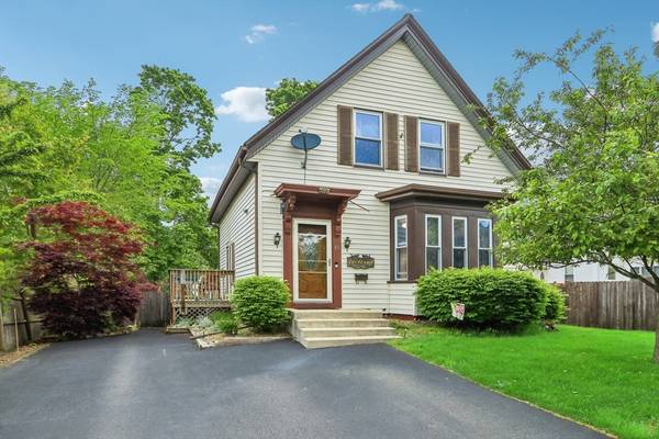 15 Vernon St, Whitman, MA 02382