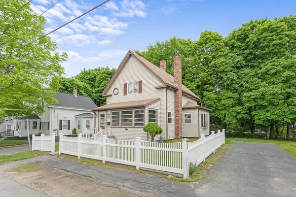 39 Clapp St, Stoughton, MA 02072