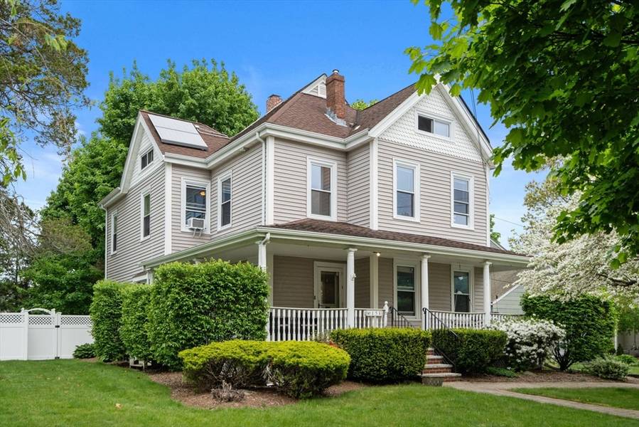 158 Dale St, Dedham, MA 02026