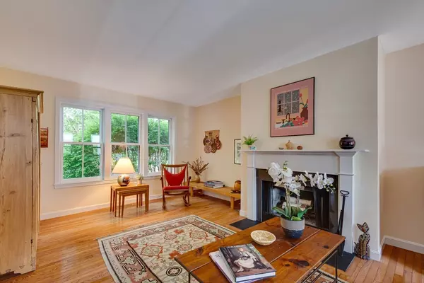 Lincoln, MA 01773,19 South Commons #C