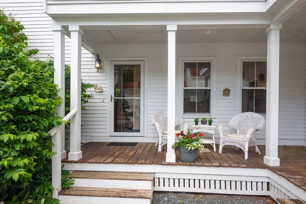 Lincoln, MA 01773,19 South Commons #C