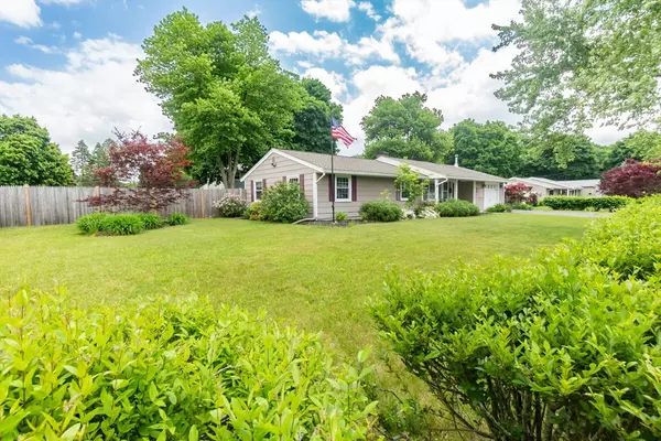 Peabody, MA 01960,2 Azalea Ln