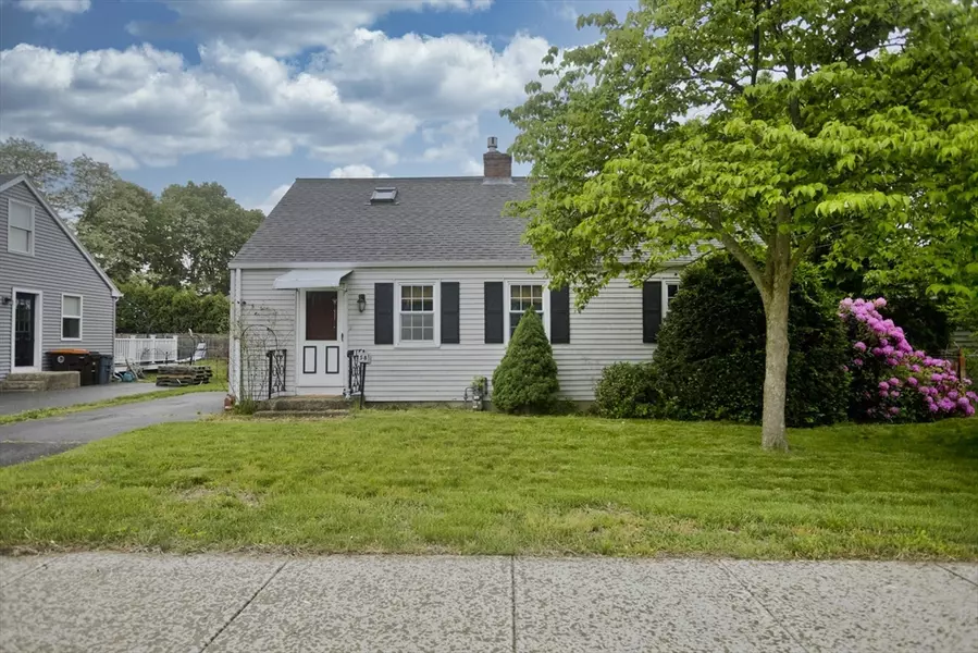 58 Alhambra Circle N, Agawam, MA 01001