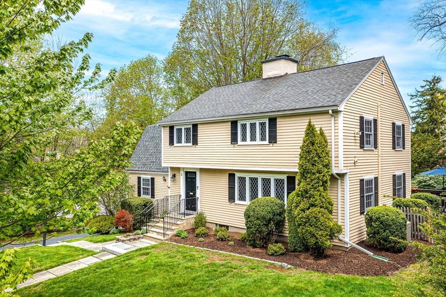 2 Longfellow Rd, Wellesley, MA 02481