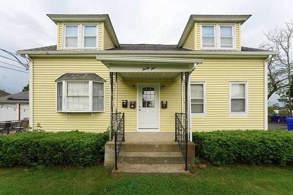 35 Grove St, Pawtucket, RI 02860