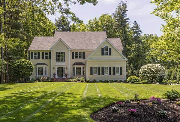 9 Stonegate Road, Hopkinton, MA 01748