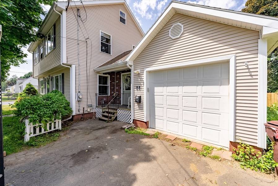 21 Riverside Dr, Westfield, MA 01085