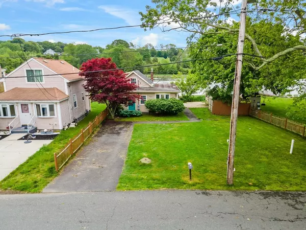 Swansea, MA 02777,76 Mildred Ave