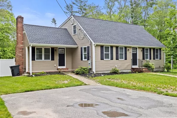 57 Lakeside Ave, Lakeville, MA 02347