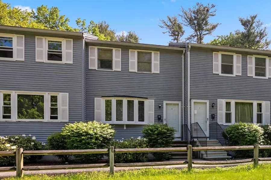 801 Robbins Ave #4, Dracut, MA 01826