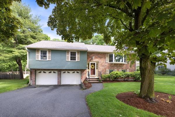 61 Red Gate Lane, Reading, MA 01867