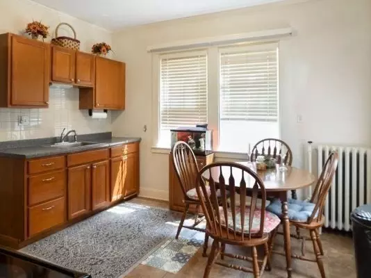 Salem, MA 01970,15 Roslyn St #1