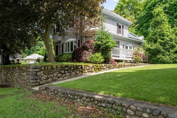 84 Garfield Ave, Woburn, MA 01801