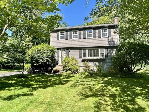 9 Dartmouth Rd, Franklin, MA 02038