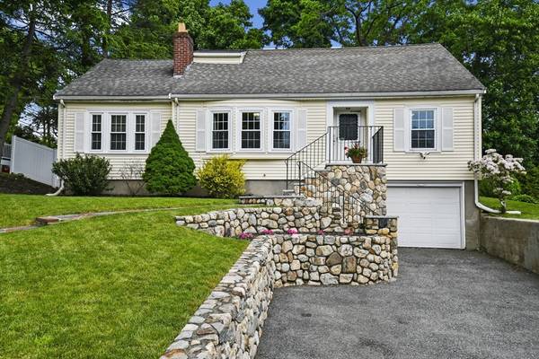 7 Valley Rd, Woburn, MA 01801