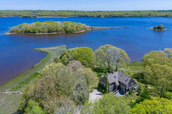 246 River Road, Westport, MA 02790