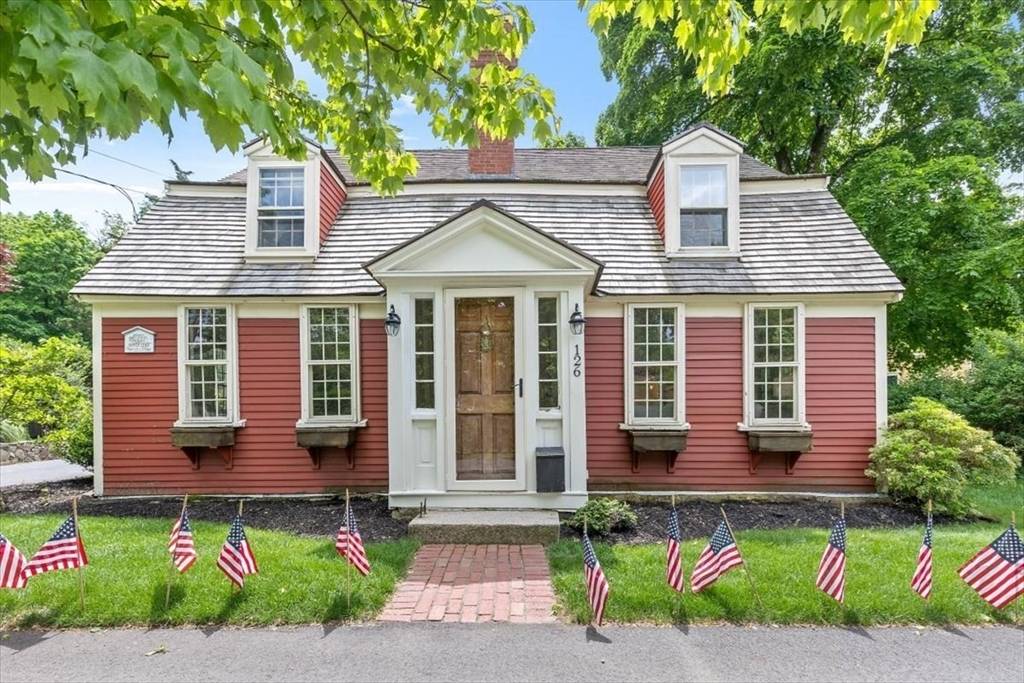 Hingham, MA 02043,126 South Street