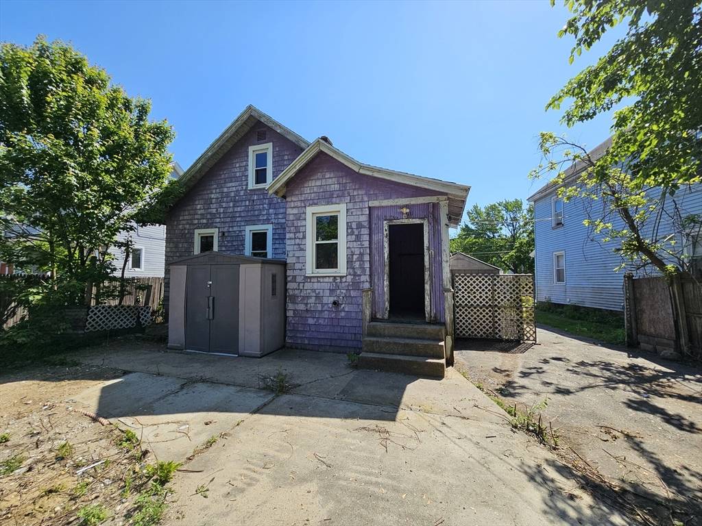 Springfield, MA 01104,22 Sargon St