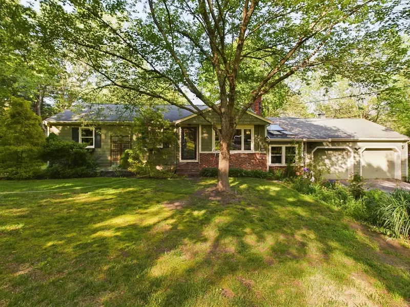 106 Sandy Lane, Hanson, MA 02341