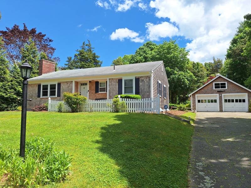 7 Chipman Rd, Sandwich, MA 02563