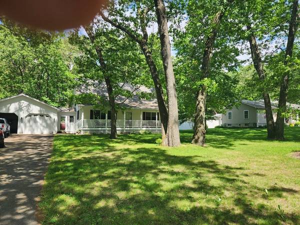 150 Old Lyman Rd, South Hadley, MA 01075