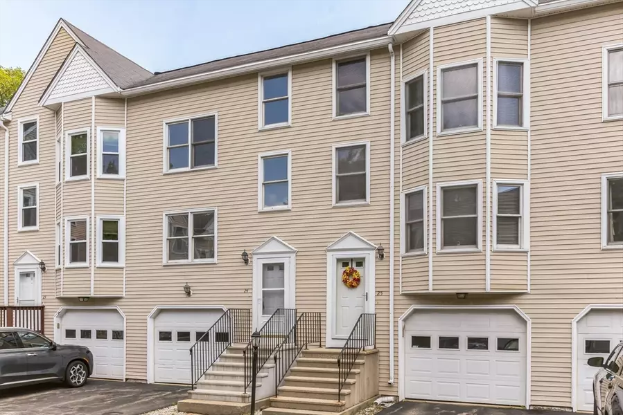 1541 Middlesex St #24, Lowell, MA 01851