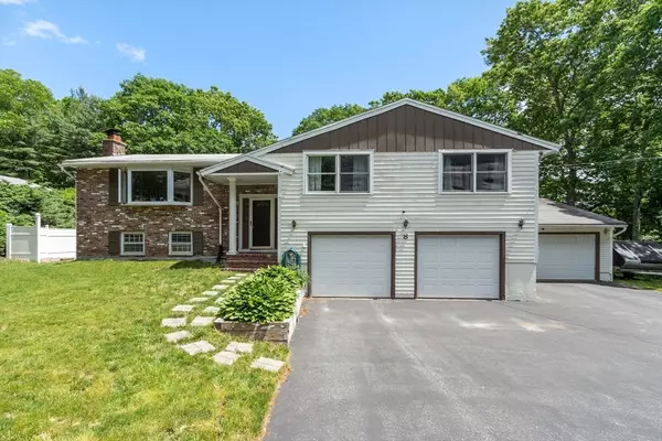 8 Alamo Cir, Chelmsford, MA 01824