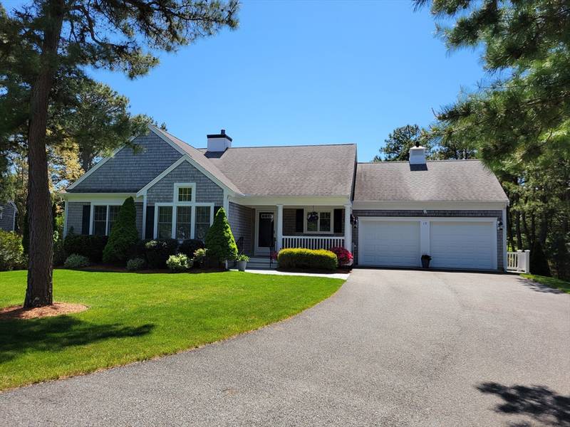 19 Eagle Ln, Barnstable, MA 02635