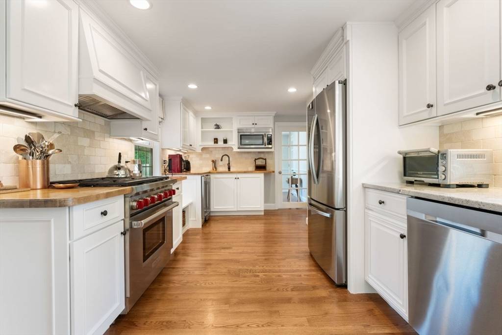 Hingham, MA 02043,24 Bradley Woods Dr